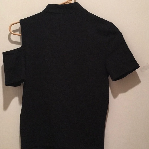 TOP BY EXPRESS ONE ELEVEN CUT OUT&COLD SHOULDER SM - Picture 7 of 7